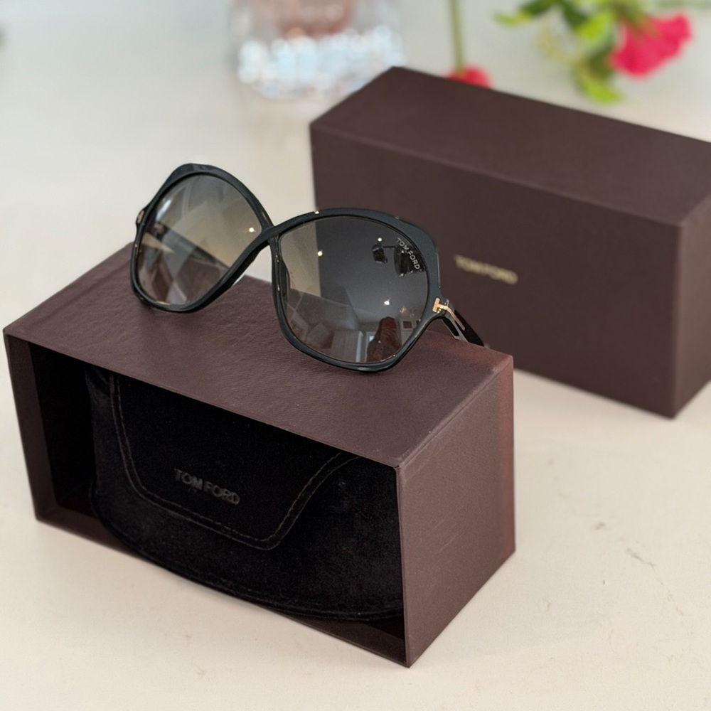 TOM FORD ROSEMIN 01B Butterfly Sunglasses NWT ~ Retails for $520 - Picture 2 of 13